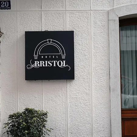 Отель Bristol 3*