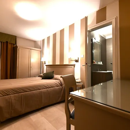 Bristol Hotel 3*