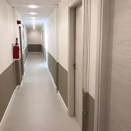 Bristol Отель