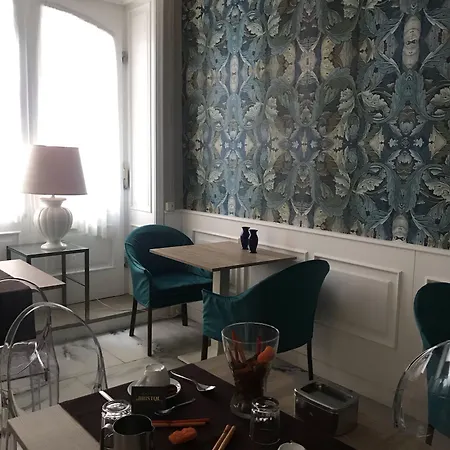 Bristol Hotel 3*